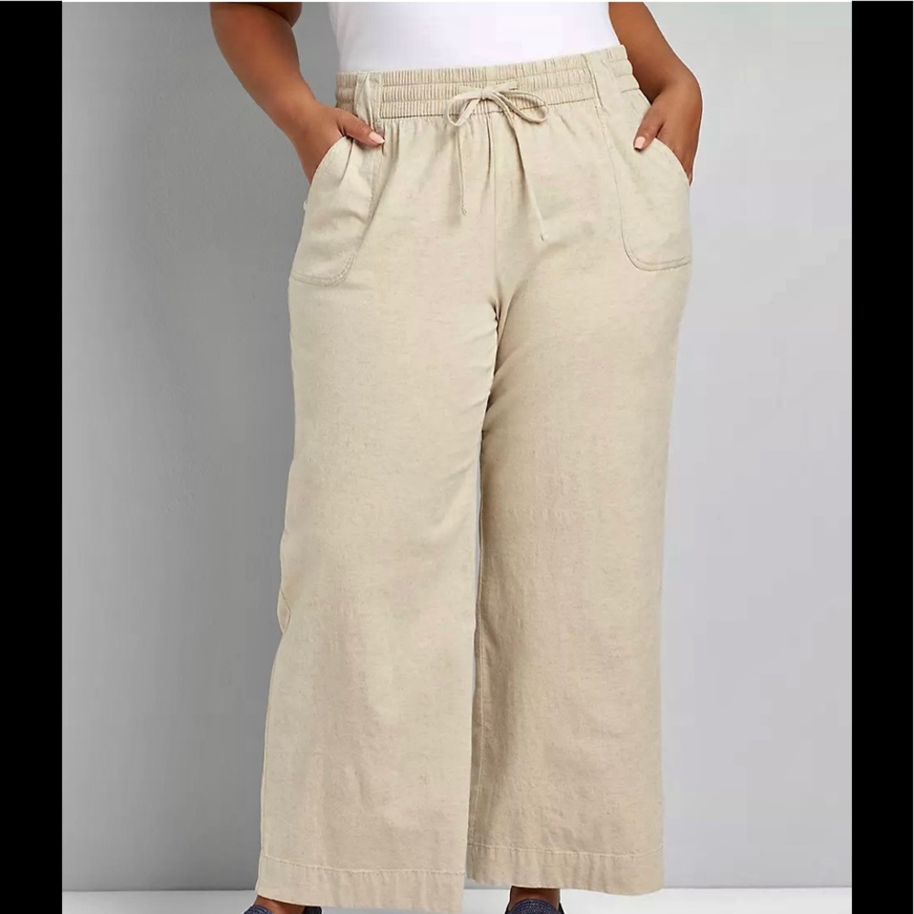 Lane Bryant NWT Mid Rise Wide Leg Pant Size 24